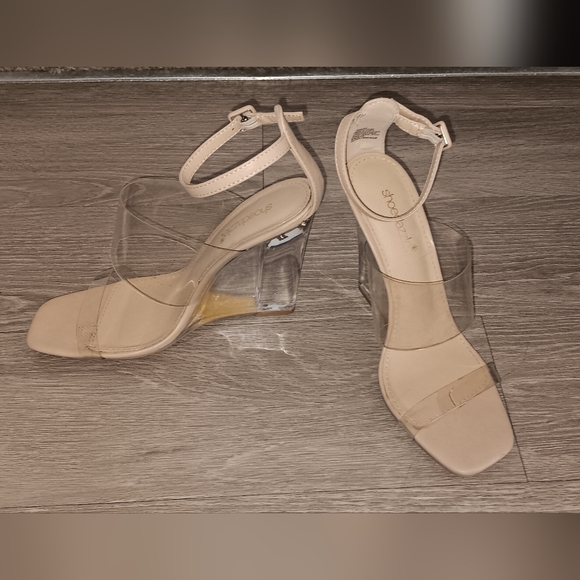 Shoe Dazzle Clear Wedged Sandals - Picture 14 of 16